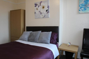 John St Town House - Self Catering - Guesthouse Style - Great Value Family and Double Rooms
